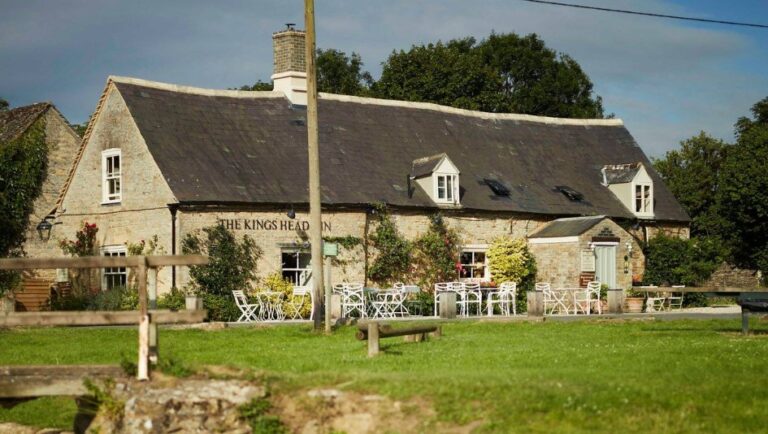 England King s Head Inn I Historic Hotels of Europe 768x434