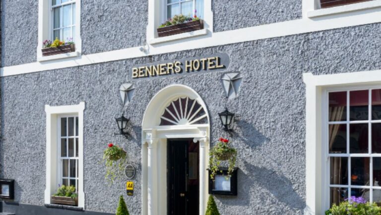 Ireland Dingle Benners I Historic Hotels of Europe 768x434
